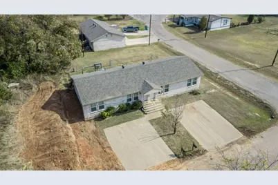 309-311 Lilac Drive, Granbury, TX 76049 - Photo 2