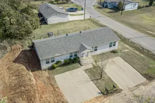 309-311 Lilac Dr, Granbury, TX 76049 - Photo 2