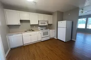 309-311 Lilac Dr, Granbury, TX 76049 - Photo 8