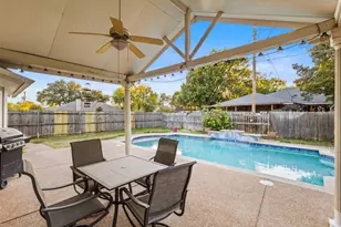 5501 Wood View St, North Richland Hills, TX 76180 - Photo 2