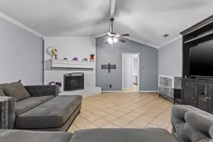 5501 Wood View St, North Richland Hills, TX 76180 - Photo 10