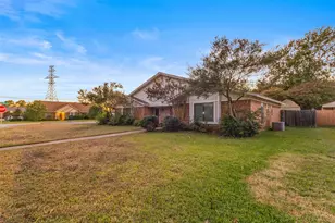 5501 Wood View St, North Richland Hills, TX 76180 - Photo 6