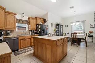 568 Willowview Dr, Saginaw, TX 76179 - Photo 10