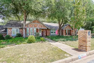 4801 Willow Run Ct, Fort Worth, TX 76132 - Photo 2