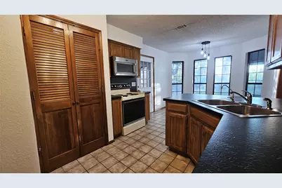 1700 Kendolph, Denton, TX 76205 - Photo 8