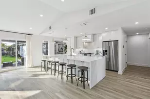 12303 Cedar Bend Dr, Dallas, TX 75244 - Photo 10