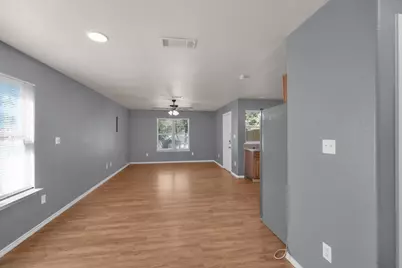 1205 E Powell Avenue, Fort Worth, TX 76104 - Photo 4