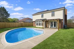 331 Hopewell St, Grand Prairie, TX 75052 - Photo 2