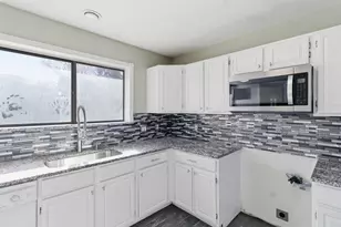 331 Hopewell St, Grand Prairie, TX 75052 - Photo 10