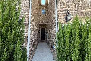 624 Hutchinson Ln, Lewisville, TX 75077 - Photo 4