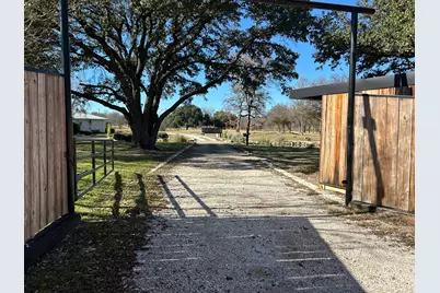 2820 Lucky Pepper Drive, Granbury, TX 76049 - Photo 24