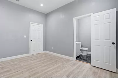 1107 E Allen Avenue, Fort Worth, TX 76104 - Photo 18