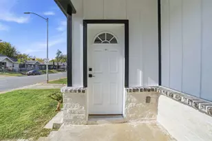 1107 E Allen Ave, Fort Worth, TX 76104 - Photo 10