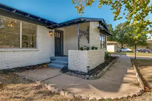 6920 Robinhood Ln, Fort Worth, TX 76112 - Photo 4