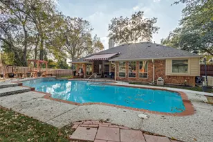 1306 Norfolk Ct, Garland, TX 75044 - Photo 32