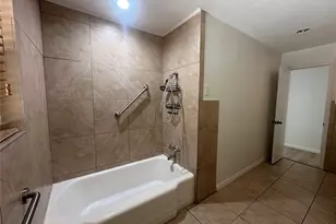 9630 Livenshire Dr, Dallas, TX 75238 - Photo 30