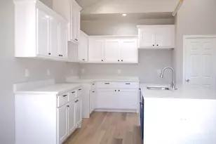 2105 College St, Greenville, TX 75401 - Photo 12