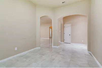 1615 Ridgemar Drive, Grand Prairie, TX 75051 - Photo 10