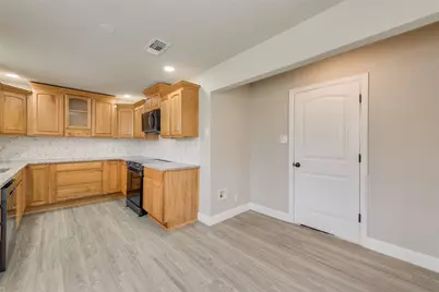 4809 Jordan Park Drive, Haltom City, TX 76117 - Photo 10