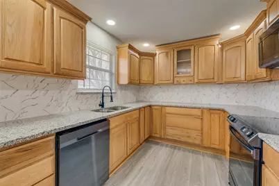 4809 Jordan Park Drive, Haltom City, TX 76117 - Photo 12