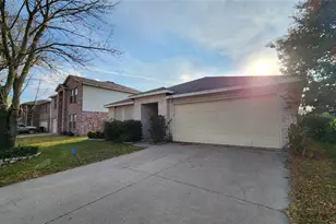 2931 Marco Dr, Grand Prairie, TX 75052 - Photo 2