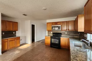 2931 Marco Dr, Grand Prairie, TX 75052 - Photo 12