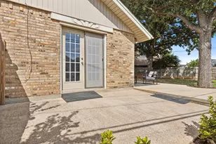 105 Yorkshire Ct, Euless, TX 76040 - Photo 34