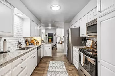 105 Yorkshire Court, Euless, TX 76040 - Photo 18