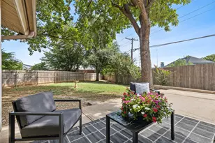 105 Yorkshire Ct, Euless, TX 76040 - Photo 36