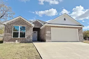 1311 Wright St, Greenville, TX 75401 - Photo 2