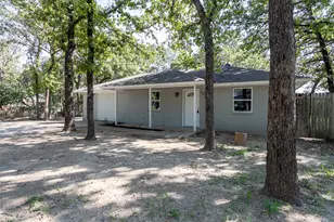 840 Red Oak Ct, Azle, TX 76020 - Photo 14