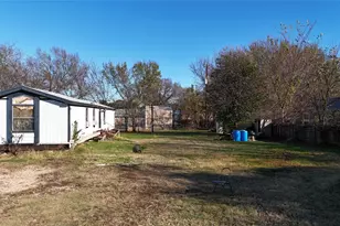 214 Pearson Ln, Azle, TX 76020 - Photo 2