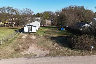 214 Pearson Ln, Azle, TX 76020 - Photo 8
