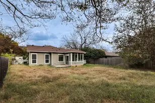 104 Bellevue Dr, Cleburne, TX 76033 - Photo 18