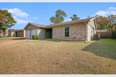 1417 Warren Lane, Fort Worth, TX 76112 - Photo 2