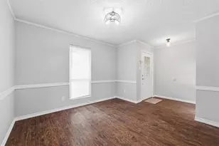 425 Country View Ln, Garland, TX 75043 - Photo 4