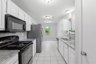 425 Country View Ln, Garland, TX 75043 - Photo 8