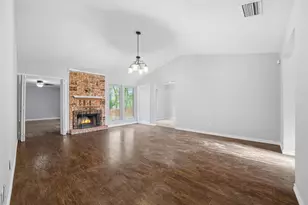 425 Country View Ln, Garland, TX 75043 - Photo 12