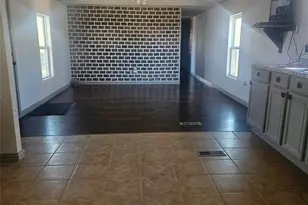 130 Trails End Cir, Millsap, TX 76066 - Photo 16