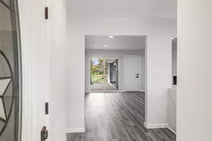 632 Melbourne Ct, Hurst, TX 76053 - Photo 4