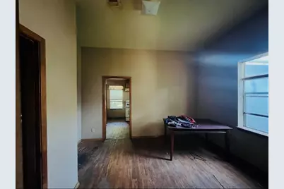 320 NW 9th St, Paris, TX 75460 - Photo 2