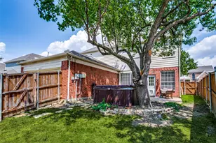 2119 Dover Dr, Carrollton, TX 75006 - Photo 12