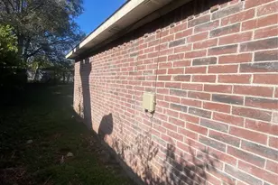 2419 Scotland Dr, Dallas, TX 75216 - Photo 2