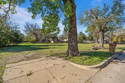 126 Athenia Drive, Fort Worth, TX 76114 - Photo 2