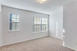 4522 Alamosa St, Fort Worth, TX 76119 - Photo 6