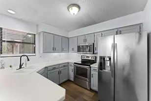 2705 Dover Gardens Dr, Arlington, TX 76017 - Photo 10