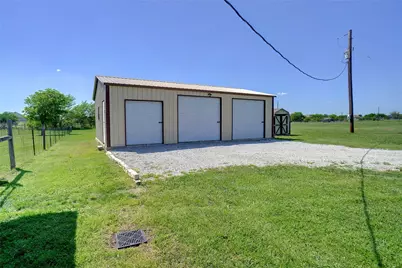130 Longbranch Drive, Decatur, TX 76234 - Photo 22