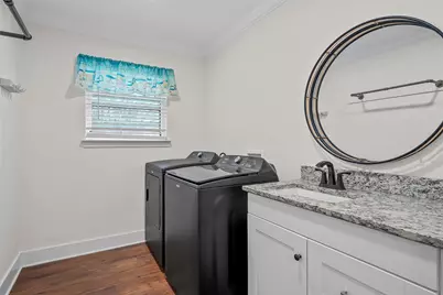 208 Ferguson Drive, Woodway, TX 76712 - Photo 12