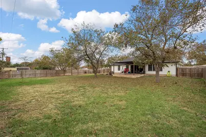 208 Ferguson Drive, Woodway, TX 76712 - Photo 22