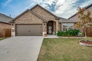 10516 Breezeway Dr, Aubrey, TX 76227 - Photo 2